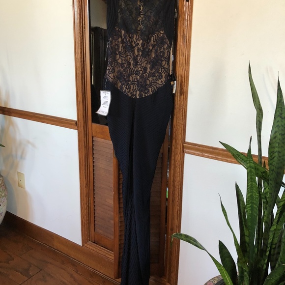 tadashi shoji Sz 10 rizo pintuck gown - Picture 12 of 12